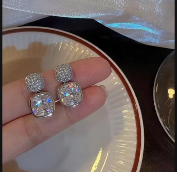 ZJE-163 Korean Zircon Crystal Earrings - Golden