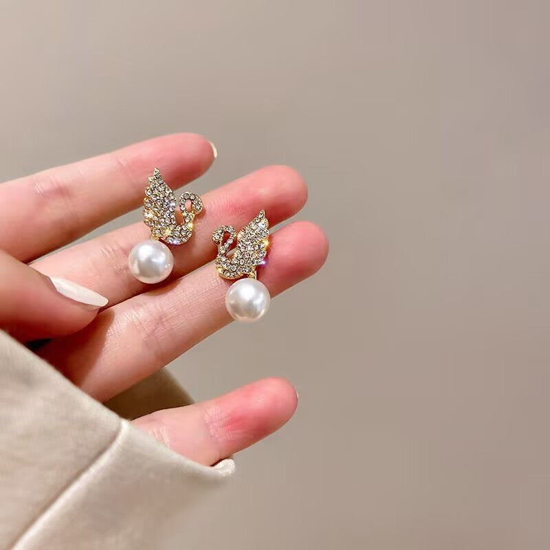 ZJE-911 Swan Pearl Earrings - Silver